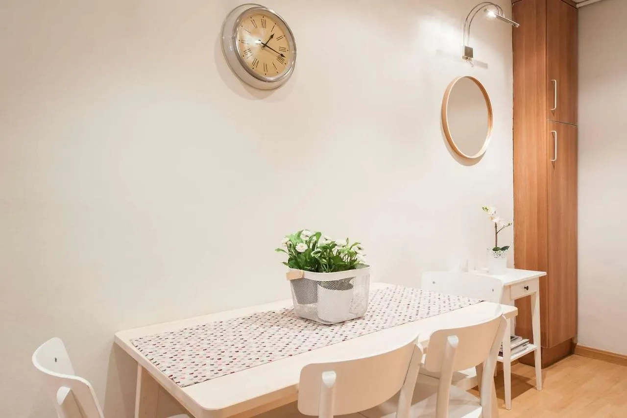 Nice Apartment Near Barcelona Center