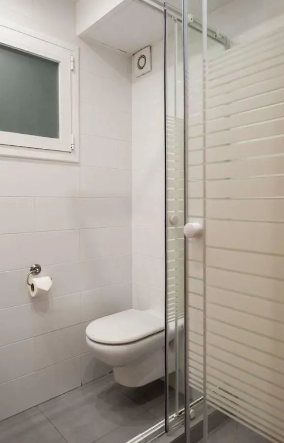 Nice Apartment Near Barcelona Center
